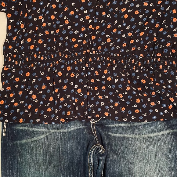 BKE Kate Boot Cut Jeans 30R - Picture 5 of 8